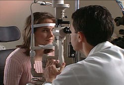 A continuación del procedimiento, su ojo (ojos) será examinado con una lámpara microscópica binocular.